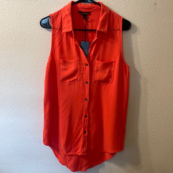 Rock & Republic Tops - NWT Rock & Republic red button down top size XS